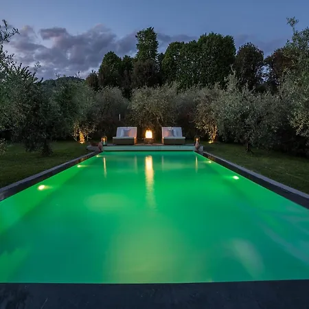 In Tuscany With Panoramic Vineyard Views ヴィラ