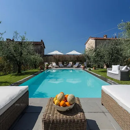 In Tuscany With Panoramic Vineyard Views * ルッカ