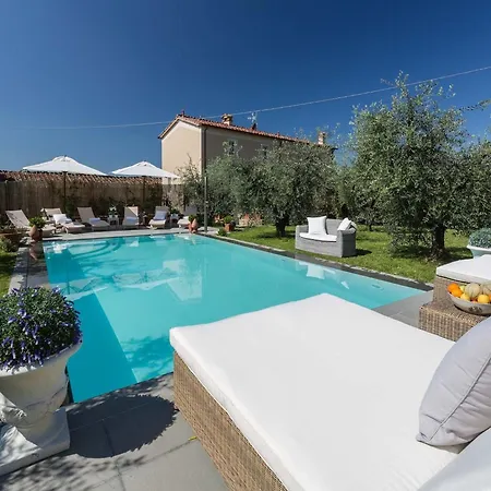 ヴィラ In Tuscany With Panoramic Vineyard Views *