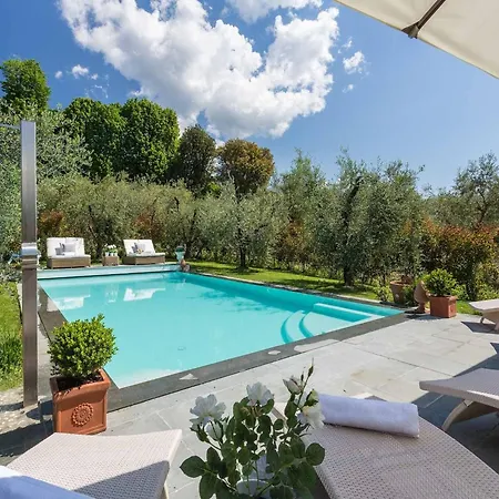 In Tuscany With Panoramic Vineyard Views ヴィラ *