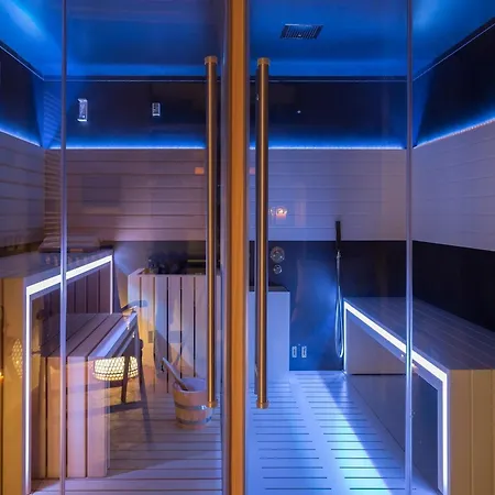 A C With Amazing Views, And Private Pool 빌라 루카