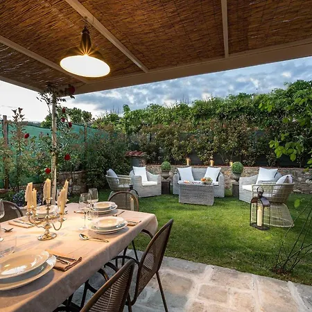 In Tuscany With Panoramic Vineyard Views ヴィラ